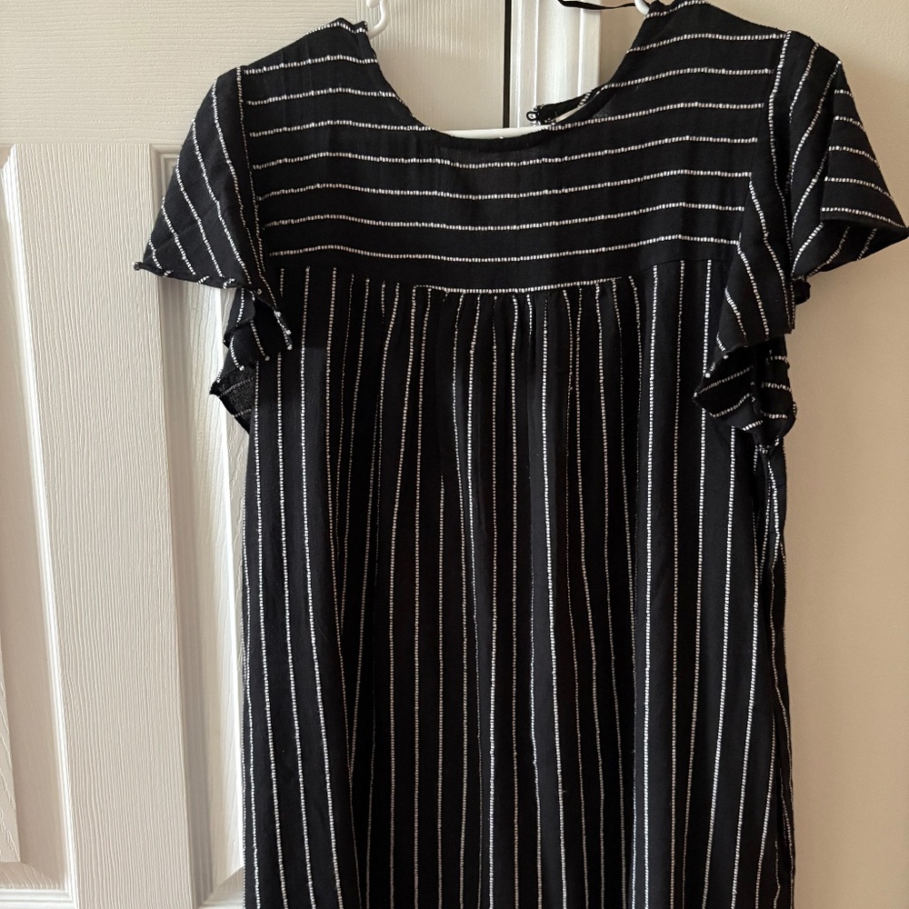 World Market Sized S/M short flutter sleeved mini dress/tunic with pockets